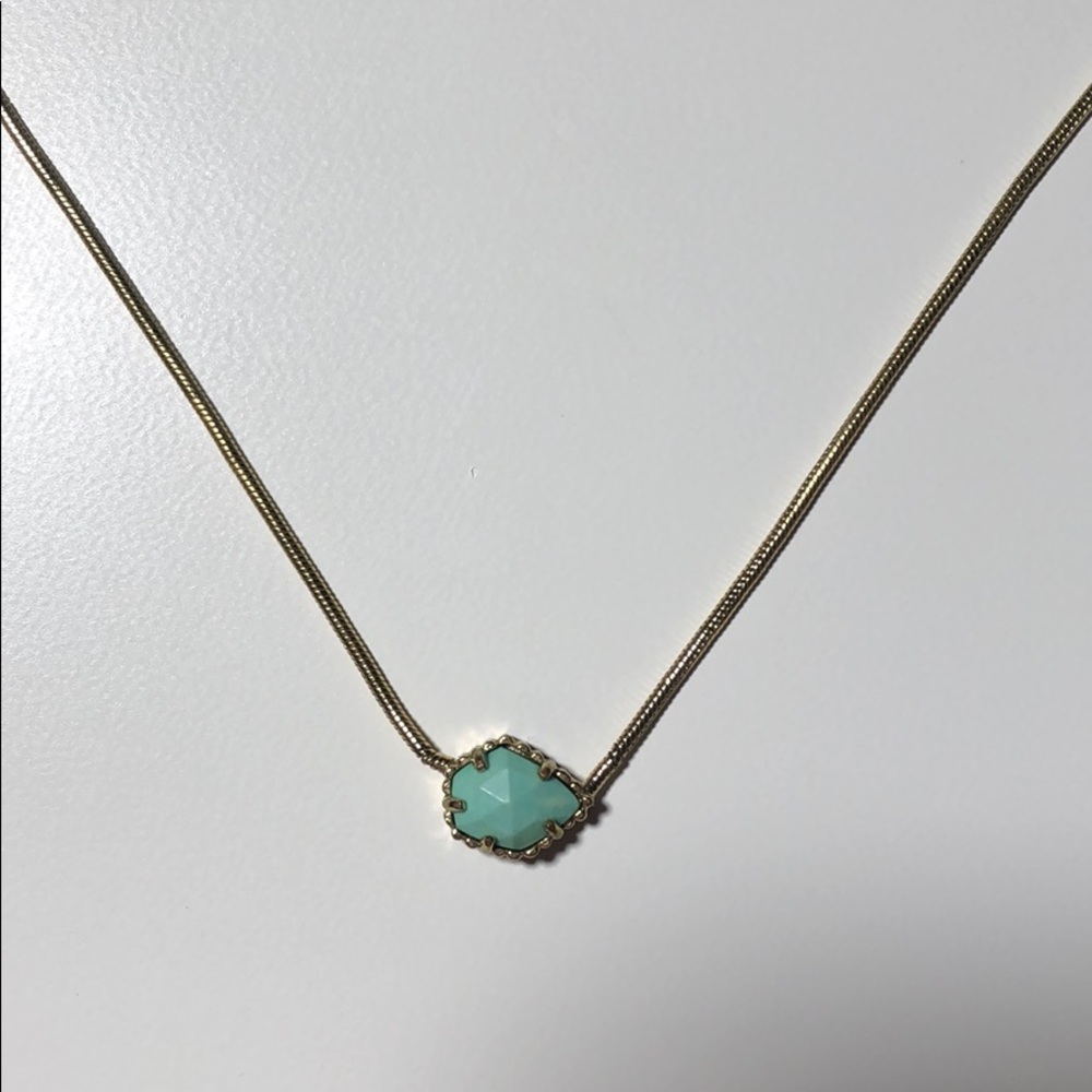 Kendra Scott necklace
